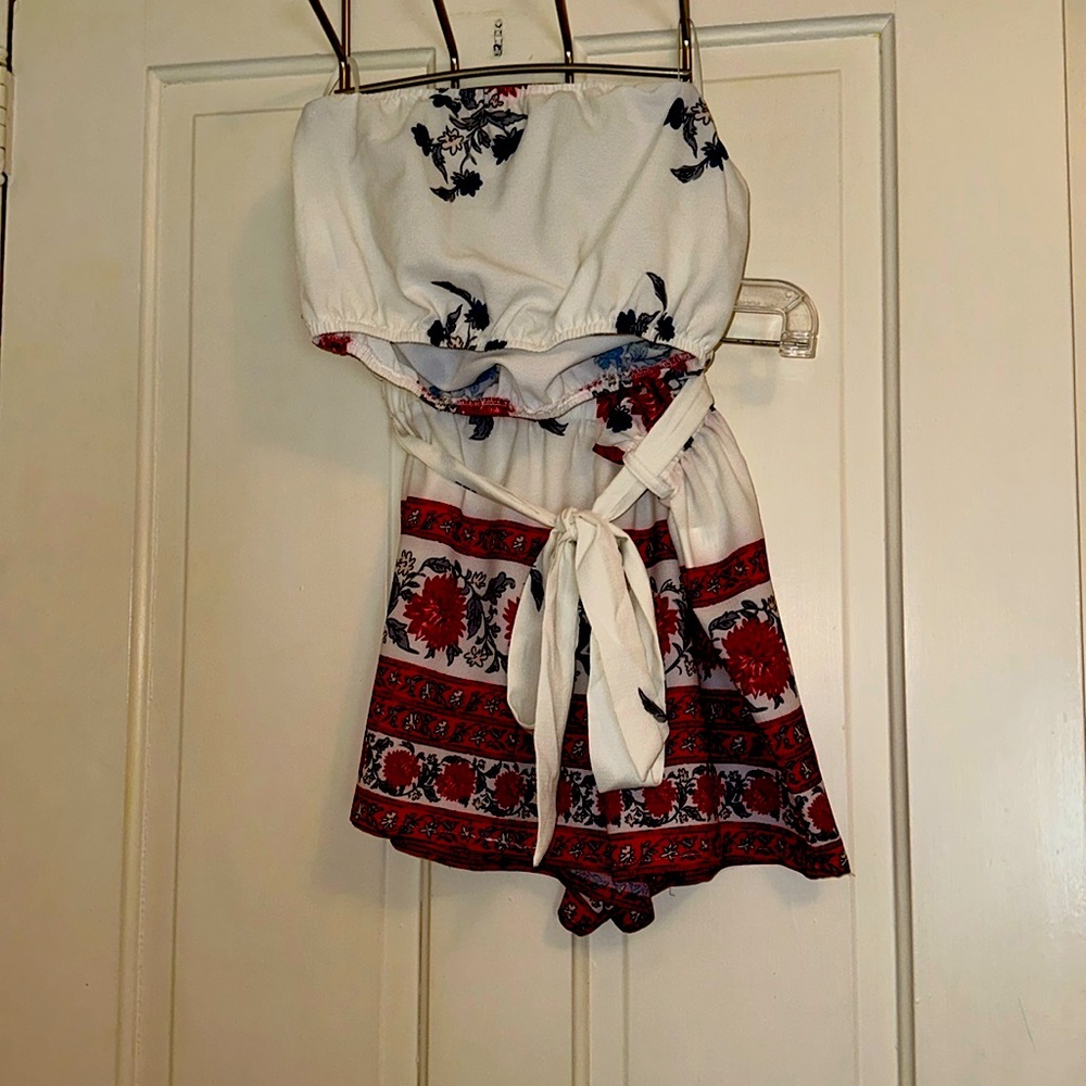 SHEIN matching set. Never worn in brand new condition. Willing to negotiate‼️